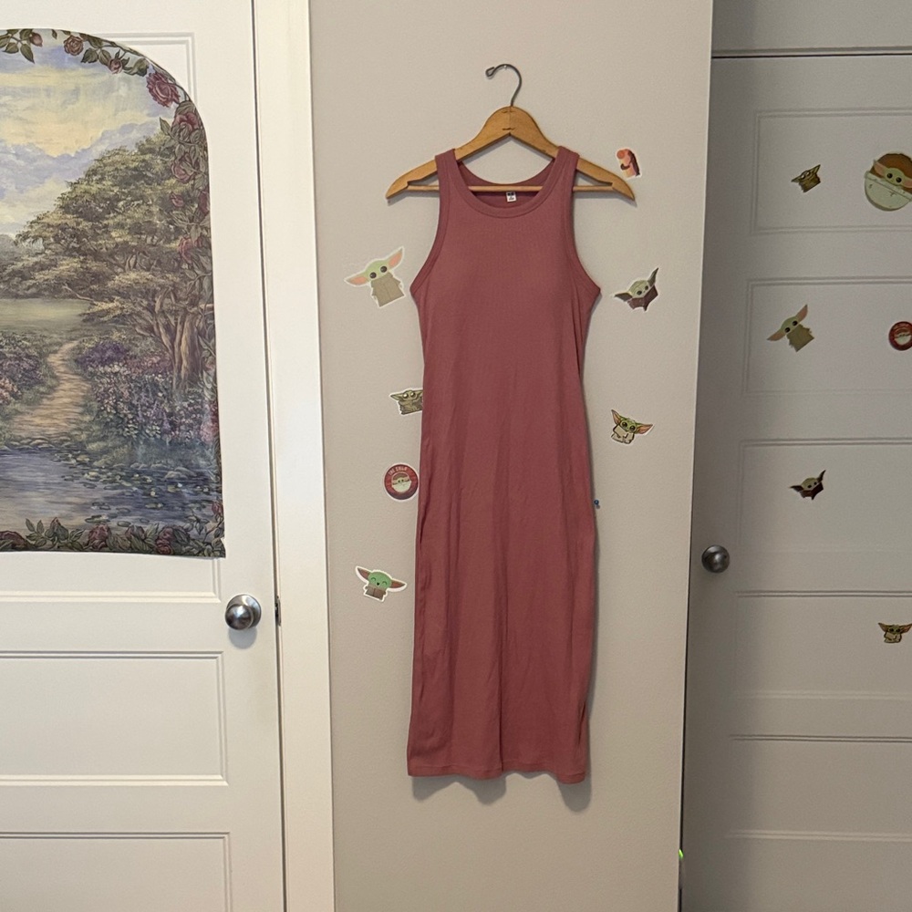 Uniqlo Sleeveless Rose Midi Dress